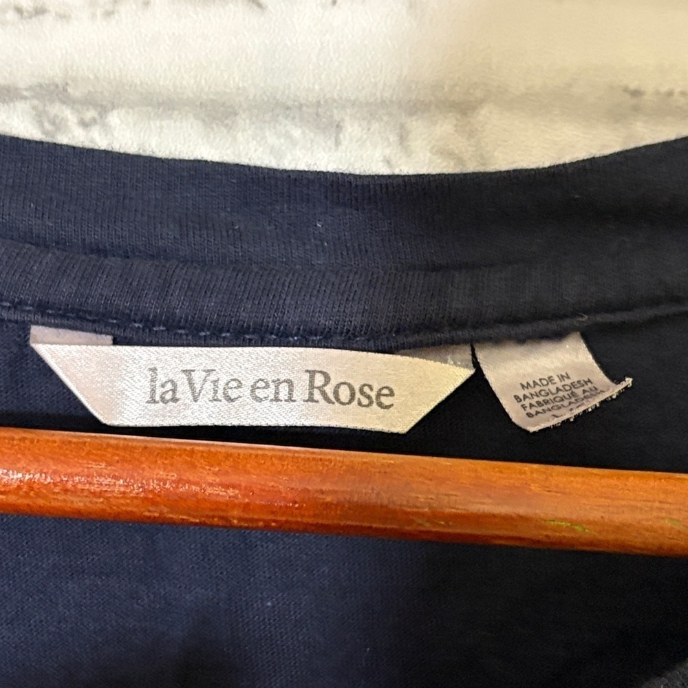 La Vie En Rose Midnight Blue Graphic Tee, snow globe Christmas, print size large - Picture 2 of 6